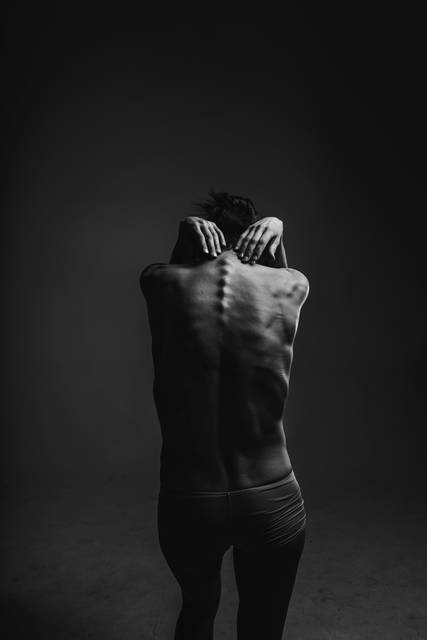 Black and white, spine, back, hand and hair HD photo by Olenka Kotyk (@olenka_kotyk) on Unsplash (9684)