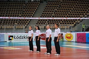 ファイル:Volleyball referees.jpg - Wikipedia (93661)
