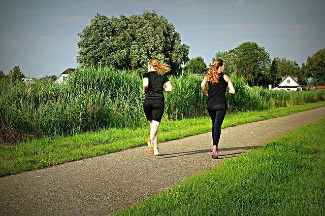 ジョギングは毎日続けるとダイエット効果がある (99282)