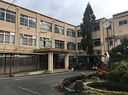 京都市立山科中学校 - Wikipedia (181401)