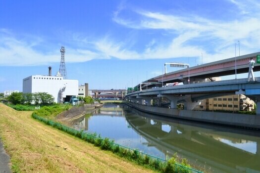 綾瀬川のバス釣りポイント8選 おかっぱりから狙える場所とは 釣り場情報 Activel