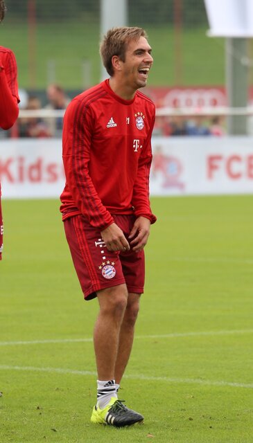 File:Philipp Lahm Training FC Bayern München-4.jpg - Wikimedia Commons (200441)
