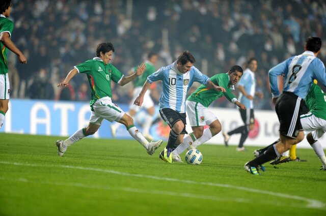 File:Argentina vs Bolivia - 2011-07-01.jpg - Wikimedia Commons (207803)
