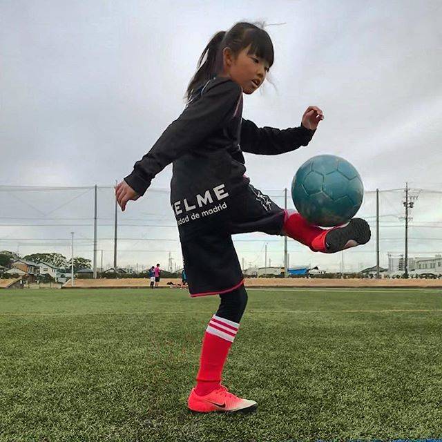 sararia on Instagram: “アウトタッチリフティング⚽️#女子サッカー #なでしこ#リフティング” (25647)