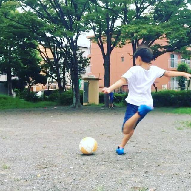 かん吉@少年サッカー&ゴールデンエイジさんはInstagramを利用しています:「長男のインステップキック。レフティなので、ボール⚽️のタッチが独特。良く蹴れてると思います。あとは、右足のキックをもっと練習して欲しい😅#ジュニアサッカー #少年サッカー #小学生サッカー #レフティ #インステップキック #フリーキック #ゴールデンエイジ」 (31611)