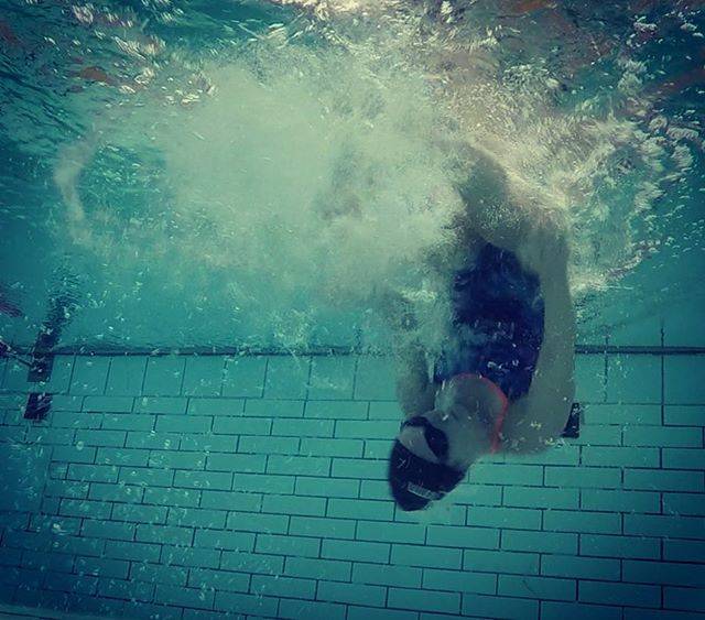 AMCさんはInstagramを利用しています:「Swimming into the weekend!!! 2025m great start to the weekend. 💥💥💥#beastmode…」 (33660)