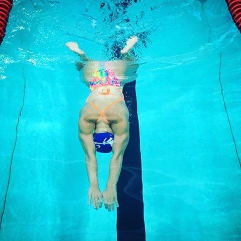 SwimWodさんはInstagramを利用しています:「Streamline is key! #breaststroke #swimming #training #streamline #headdown #swimmer #breaststroker #glide #swim #swimwod…」 (43344)