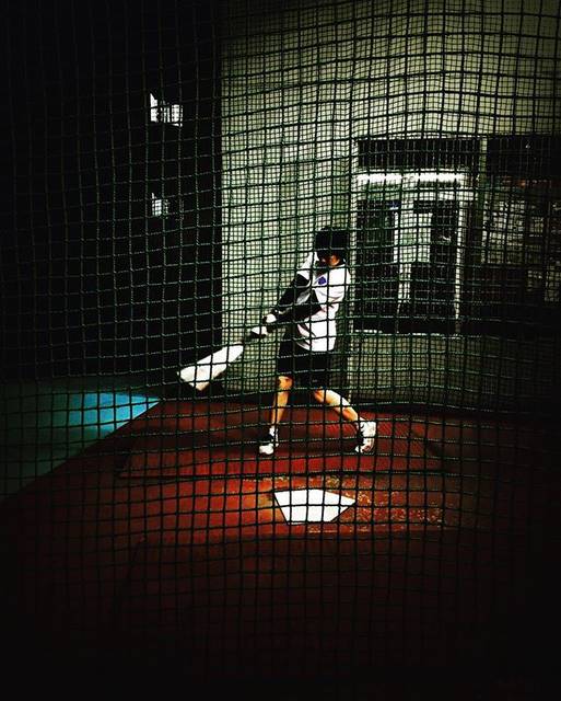 Toshiyuki Tanaka on Instagram: “スクール&レッスン終了❗️😄👍 今日は試験で休んでた高校女子ソフトボーラーが久しぶりにレッスンに。 ちゃんと素振りしてたみたい😄 福岡でも有数の進学校で、今年の国体にも出場した頑張り屋さん🤗 右投げ左打ちの弱点になりやすいパンチングアームを調整しました😊…” (44548)