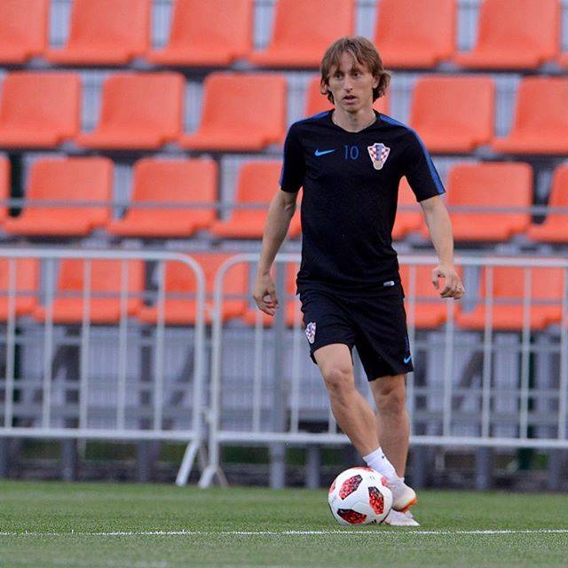 Luka Modric on Instagram: “Sutra je Veliki Dan... Idemo Hrvatska... 🇭🇷🙏🏻 Tomorrow is a big day! Let’s go Croatia! 💪🏻⚽️#IznadSvihHrvatska” (46374)