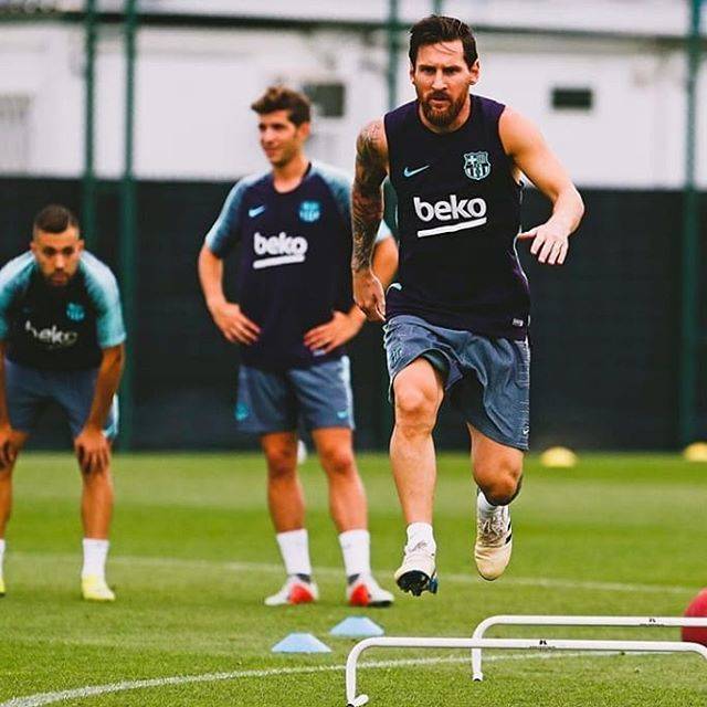 FC Barcelona on Instagram: “Training today 😘 #messi #suarez #neymar #msn #coutinho #puyol #xavi #iniesta #rakitic #terstegen #sergiroberto #jordialba #umtiti #pique…” (53729)
