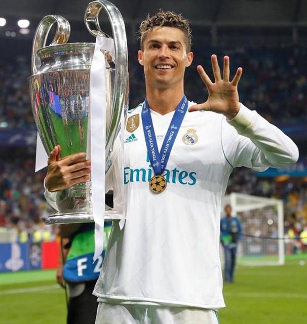 Cristiano Ronaldo on Instagram: “What a dream!!! 5 champions leagues 🏆🏆🏆🏆🏆” (54950)