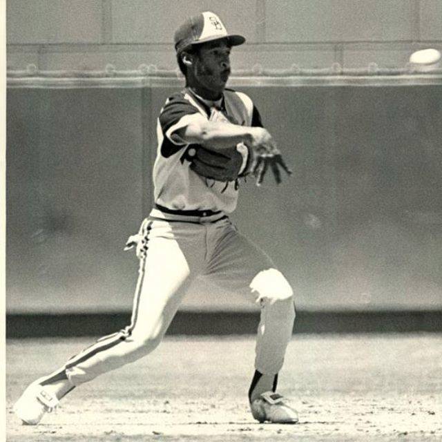 baseball/softball lifestyle on Instagram: “#tbt to 1982 and Ozzie Smith on the Padres. The best glove man ever!!! #baseball #mlb #sandiego #throwbackthursday #vintage #hof #goldglove…” (54966)