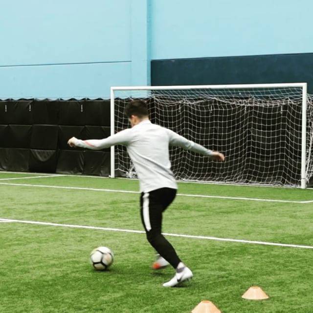 Daniel Cappellaro on Instagram: “Coutinho! @phil.coutinho-Phantom things at the amazing @elitefootballtf 😍 What a place to train!-#coutinho #nikephantom #craque” (59379)