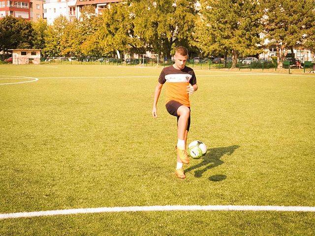 FK GDM Novi Sad on Instagram: “Nebojša Antonić, momak koji na svaki trening dolazi iz Šajkaša ! Nema izgovora samo volja, trud i rad ! 💪⚽” (59906)