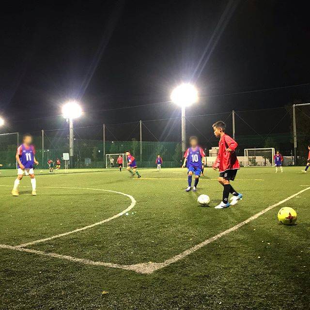 Kaito on Instagram: “スクール練 . もう東京の夜は寒いね スクールに通えるのも、残り4ヶ月。 まだまだ学ぶことは多いし 楽しんでやってほしいな ^_^ . Training of the Soccer School . #soccer #football #futbol #futsal…” (61768)