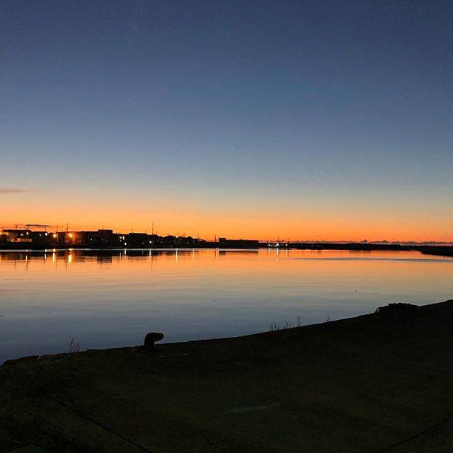なまら岩内 on Instagram: “港で魅せる夕陽。#なまら岩内写真部#北海道#岩内町#岩内港 #夕陽” (64478)