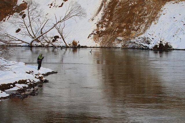 Takita Kazuo on Instagram: “『 #川釣り 』釧路川でルアーを振っている釣り人を見かけた。アメマス狙いで、もしかしてイトウが来ることもありそうな…。😄 #釧路川 #アメマス #イトウ #ルアーフィッシング” (67718)