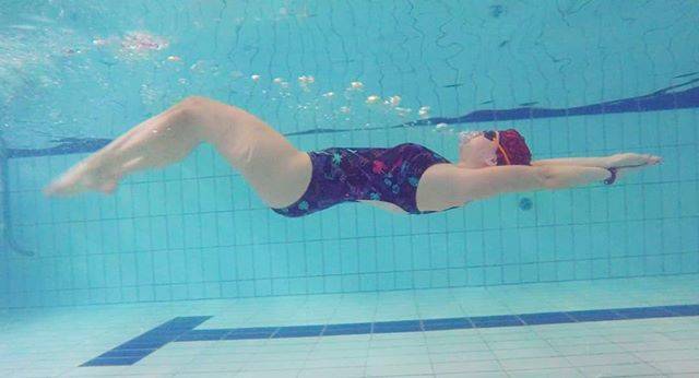 Thais Vargas on Instagram: “Aquela saída submersa em que sempre entra água no nariz, verdade? #saídasubmersa #nadocostas #backstroke #50back #swimming…” (68207)