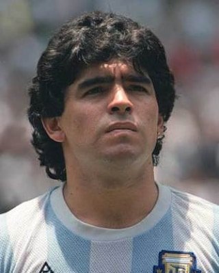 一人出自慰男（一人出しＧマン） on Instagram: “アルゼンチンの英雄 マラドーナ。 とんでもないドリブル そして、 とんでもないオナニー  彼は、両手でないとオナニーが出来ないと言われている  本当に、 「マラどんな？」 だ。 #サッカー#英雄#マラドーナ#アルゼンチン#オナニー#下ネタ#masturbation…” (85941)