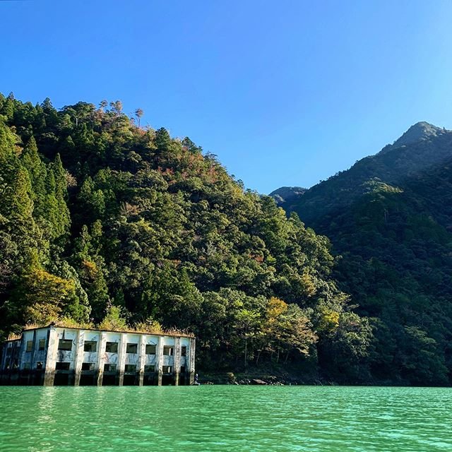 Kotaro Sugihara on Instagram: “七色ダムと言えば発電所跡でしょ！ ってぐらい有名なポイント。 ここにはいつもバスが居るんだが、、、 釣れた事がない。  #chest114 #チェスト114 #topwater #topwaterfishing #topwaterbassfishing #bassfishing…” (91468)