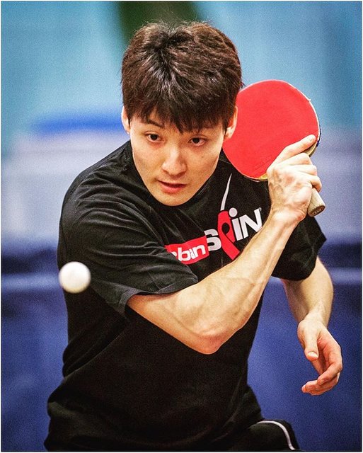 【公式】アミノピュア on Instagram: “各地様々なスポーツで盛り上がっている日本。 ここ2,3年で大きく変化し、一世を風靡した卓球が今注目されています。  今回、アミノピュアを愛飲してくださっているプロの卓球選手英田理志さんにお話をお伺いすることができました。…” (100570)