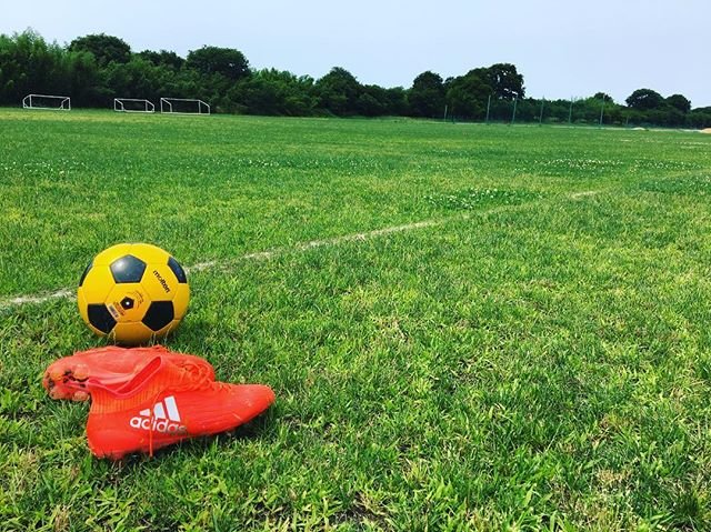 かずま on Instagram: “天気も良いので。#休日#2連休初日#サッカー #1人サッカー #たまには良いなこんな日も #運動後のコーラは格別” (103022)
