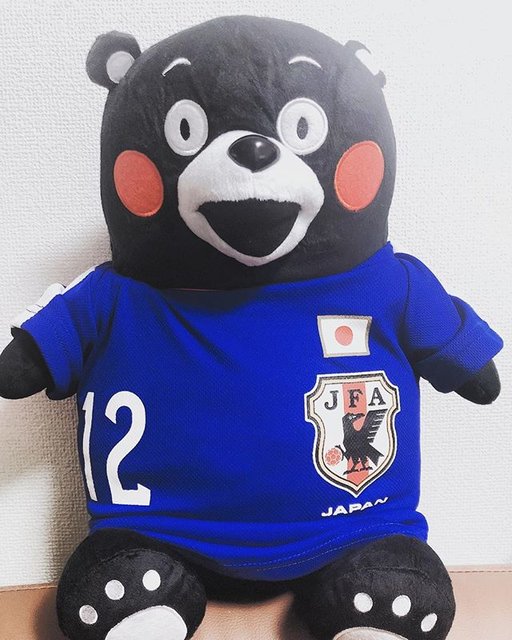yasuaki on Instagram: “我が家にもくまモンが届きました！ たまたま見つけた背番号12。これからのライブはこの子も同伴です！大事にします🐊#wanima#wanima好きな人と繋がりたい#くまモン#サッカー日本代表#サムライブルー#背番号12#記念日” (109810)
