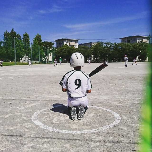 ayami on Instagram: “#少年野球 #ネクストバッターサークル #ヒット#小5 #キャッチャー #公式戦#9#勝ち#勝利がんばった！もっともっとがんばれ！って応援にも熱がはいるよね。明日は、娘のドッジボールの試合。” (115896)