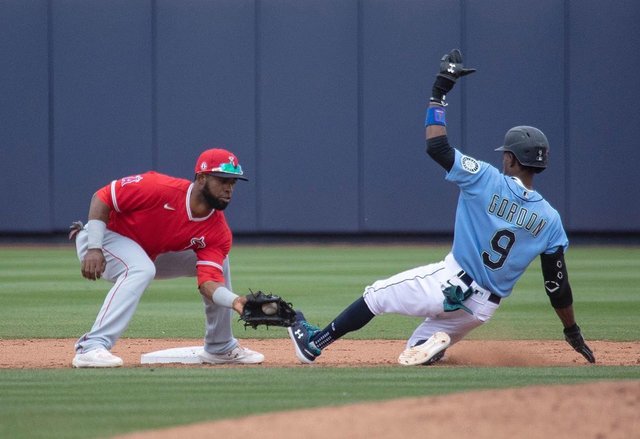 Steve Leiken on Instagram: “Luis Rengifo of the Angels is in perfect position, with ball in glove, to tag out Dee Gordon as he attempts to steal second base in a…” (116440)