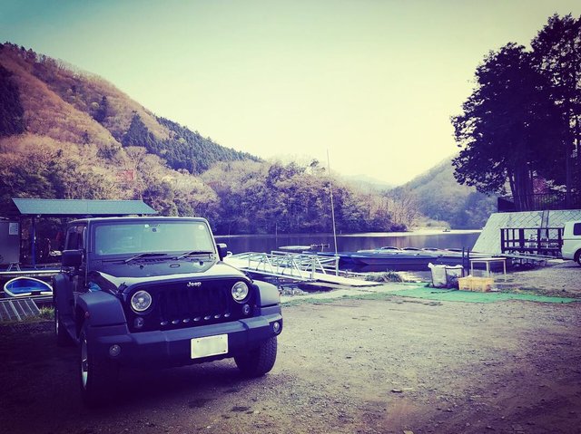 ikahime on Instagram: “春の秋川屋さん#釣り車#相模湖#バス釣り#JKラングラー#秋川屋” (120429)