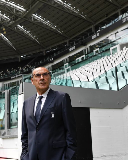 Juventus Football Club on Instagram: “Maurizio Sarri looking good in his new home 🏟 #WelcomeSarri” (121641)