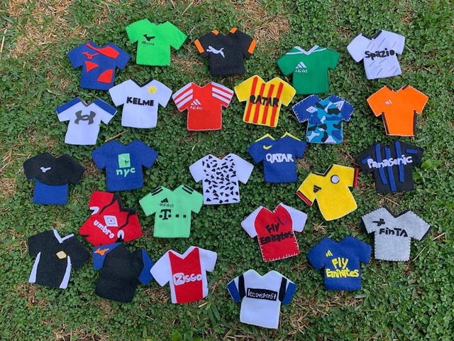 SHURI football on Instagram: “新人大会のマスコットはいっつもみんなが着てる服‼️間に合ってよかった〜〜#サカマネ #マネージャー日記 #マスコット #フェルトマスコット #サッカー部 #サッカー部マネージャー  #手作りマスコット” (124702)