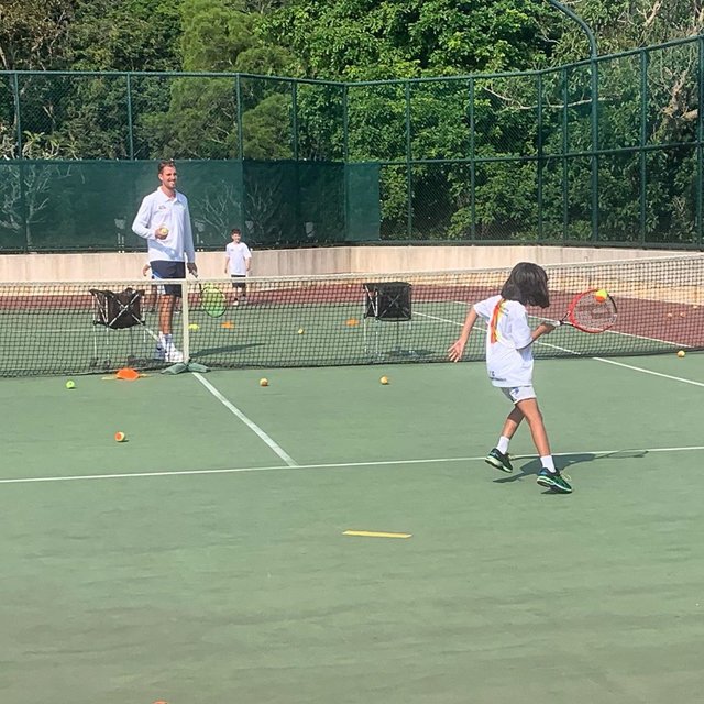 Great Shot Tennis HK on Instagram: “It’s a good session when the coach is smilin’ 😎😊👌🎾⠀ ⠀ ⠀ ⠀ ⠀ ⠀ #hongkongmums #hongkongmoms #hongkongmothers #hongkongparents #parentsandkids…” (126076)
