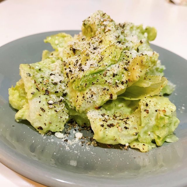 yukie’s Instagram post: “. . #栗原はるみ さんのレシピ。 . レタスとアボカドのサラダ。 オリーブオイルとマヨネーズ、 塩胡椒で味付け。 . アボカドはクリーミーにするために 軽くすり潰しています。 . そして、レシピにはありませんでしたが、 コクを出すために…” (126307)