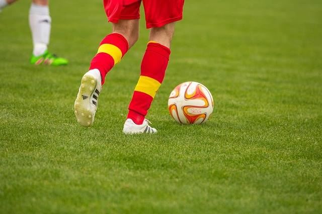 Free photo: Football, Duel, Ball, Footballers - Free Image on Pixabay - 1350776 (2432)