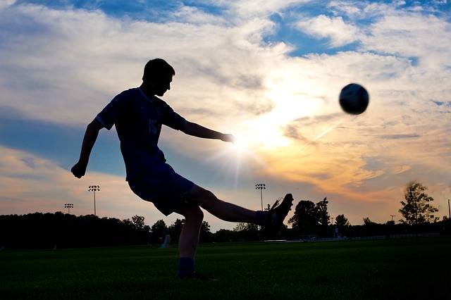 Free photo: Soccer, Kicking, Ball, Sunset - Free Image on Pixabay - 570836 (6980)