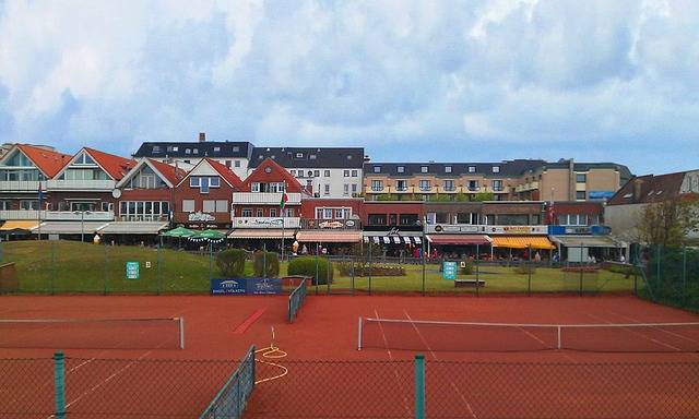 Borkum Commercial Street Tennis · Free photo on Pixabay (46553)