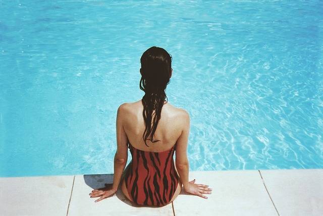 Woman Sitting Poolside - Free photo on Pixabay (81896)